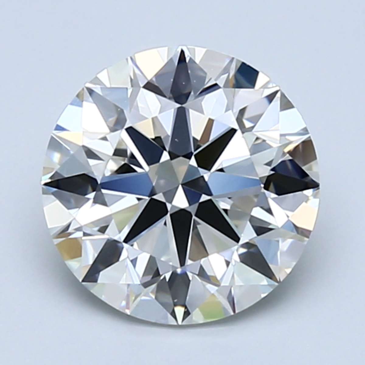 Faint fluorescence diamond