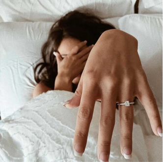 Example of a diamond on hand on the day of engagement